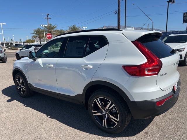New 2026 Volvo XC40 B5 Core AWD/4WD image 6