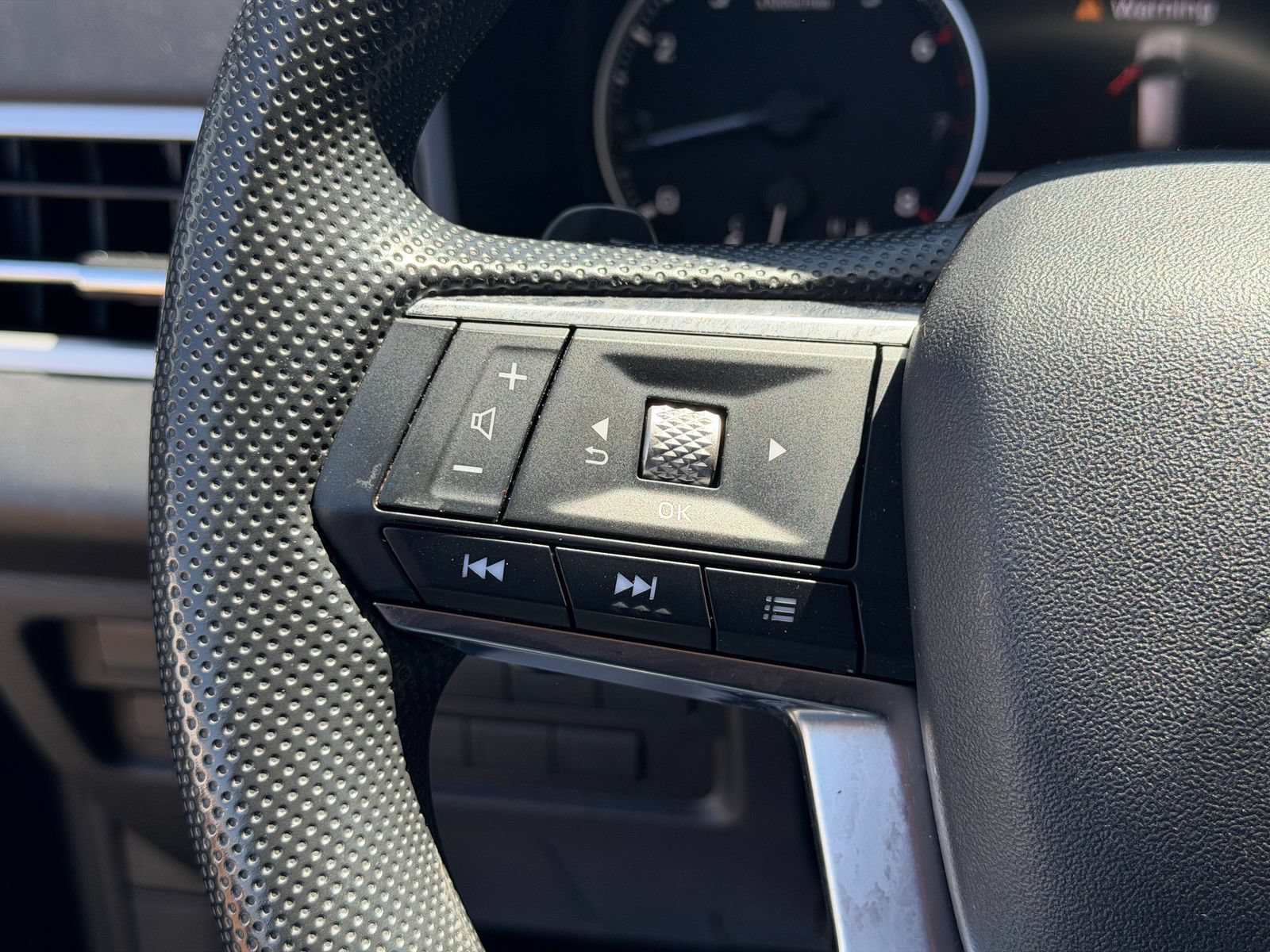 Used 2024 Mitsubishi Outlander ES FWD image 28