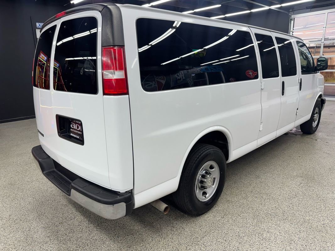 Used 2017 Chevrolet Express 3500 LT w/ LT Preferred Equipment Group RWD image 5