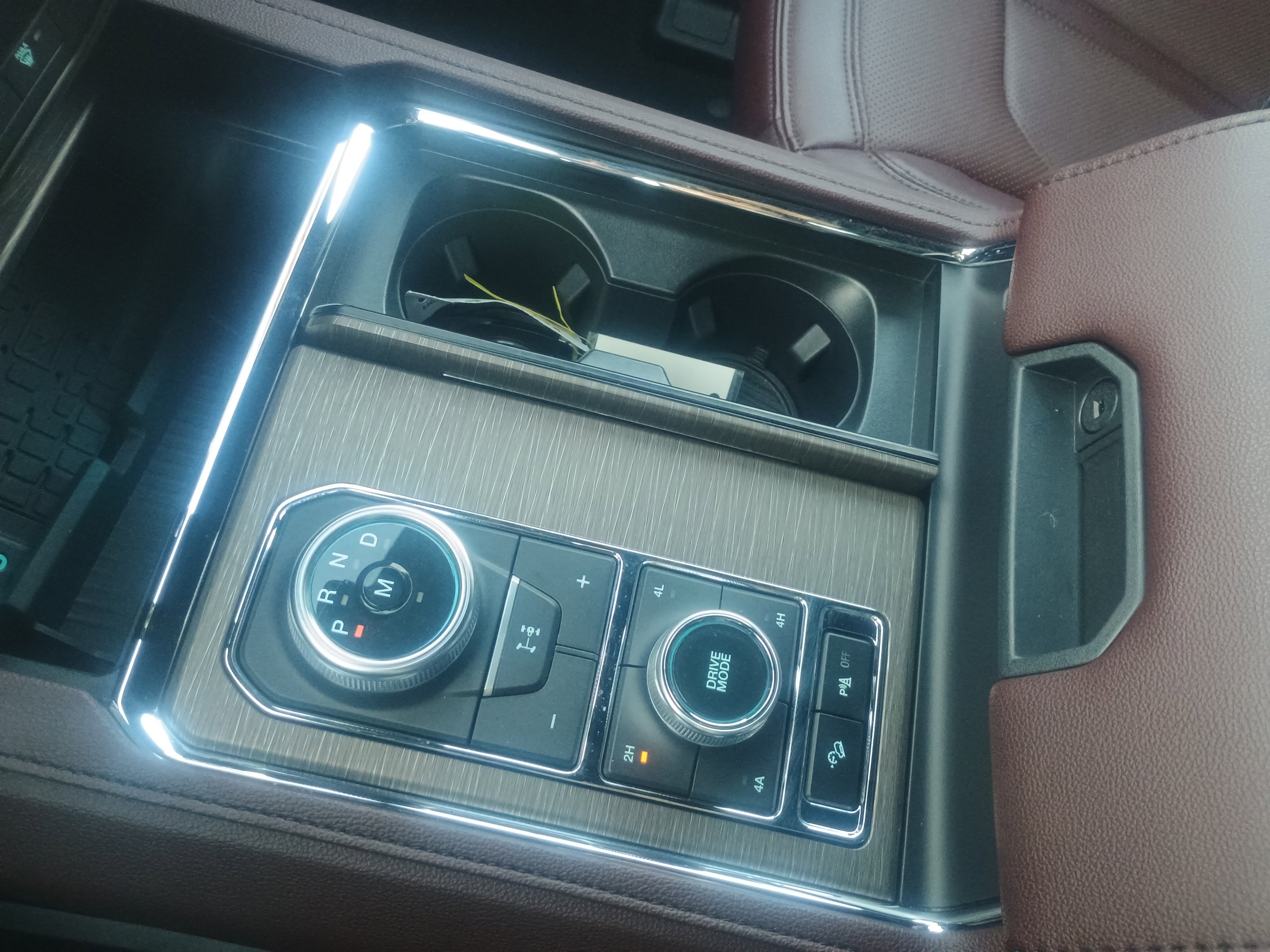 Certified 2024 Ford Expedition Limited image 32