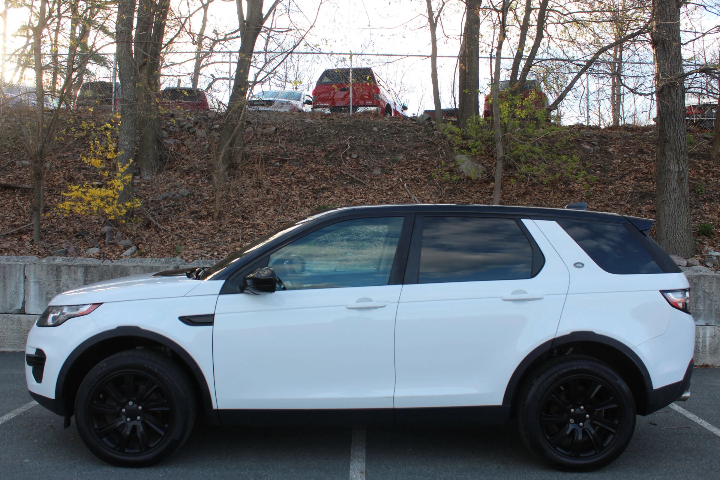 Used 2017 Land Rover Discovery Sport SE AWD/4WD image 6