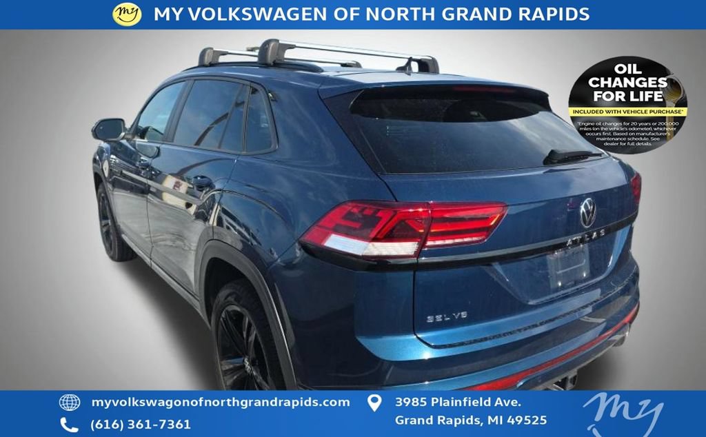 Used 2023 Volkswagen Atlas Cross Sport SEL R-Line AWD/4WD image 5