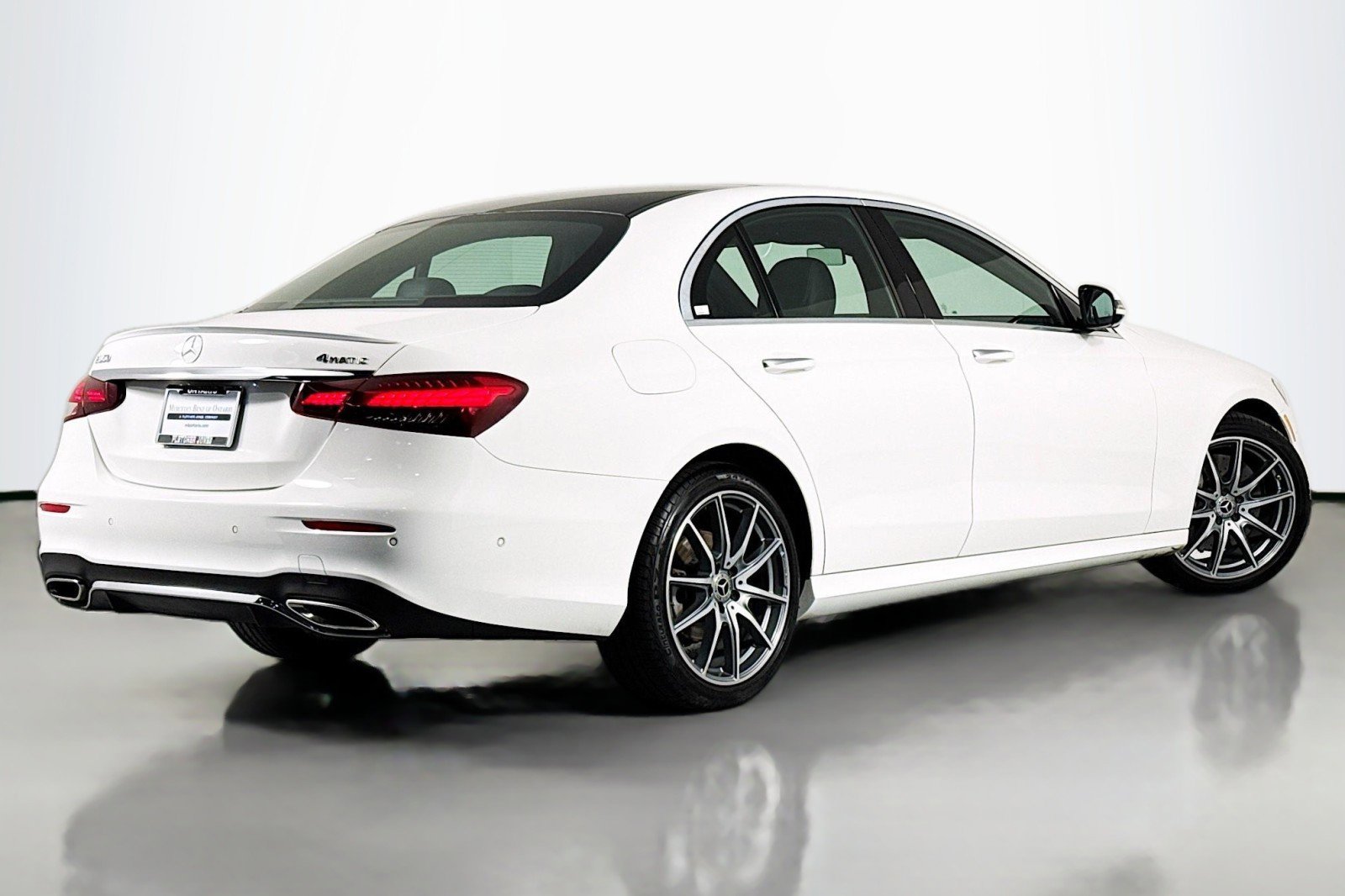 Used 2022 Mercedes-Benz E 350 4MATIC Sedan image 12