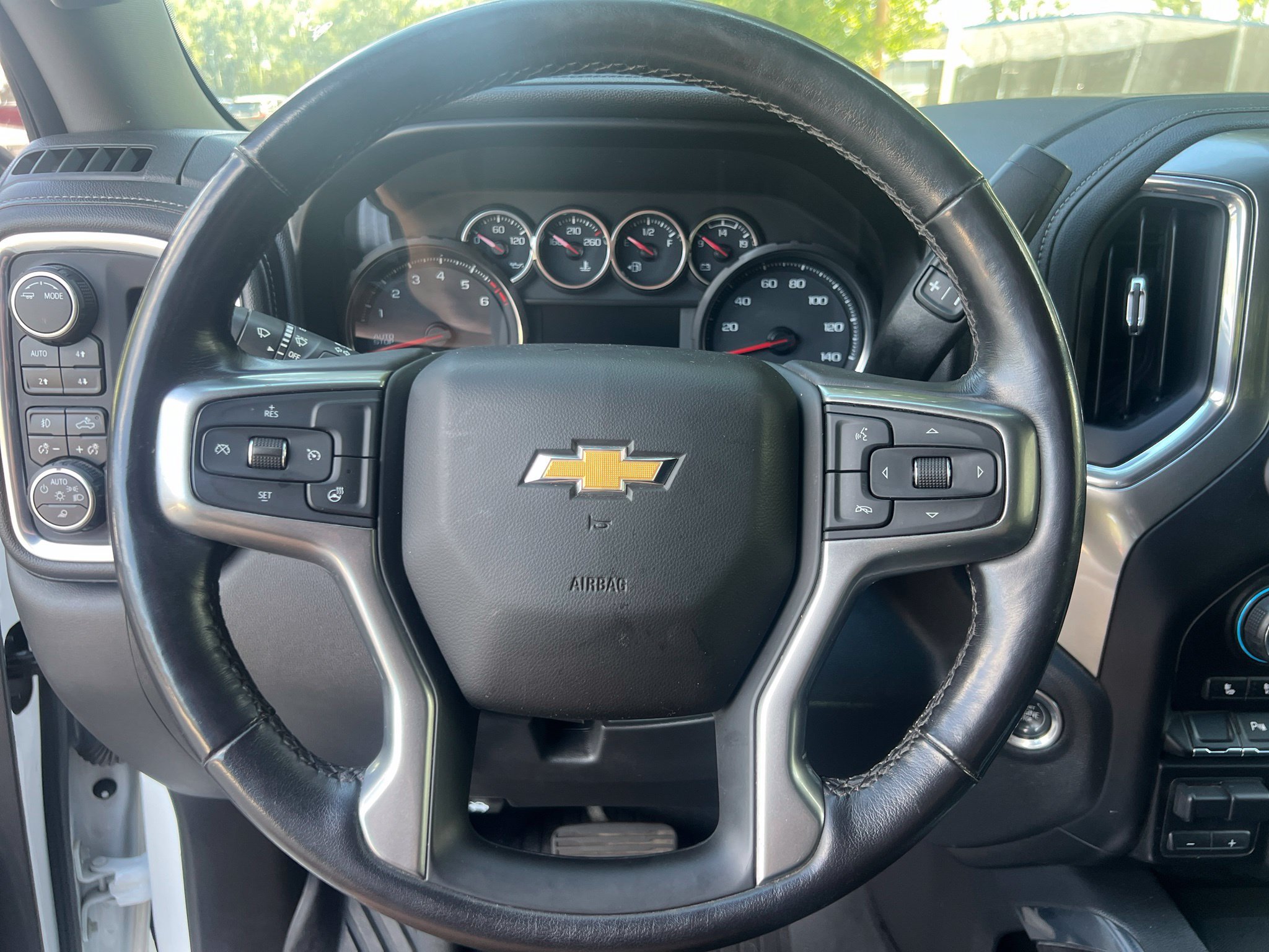 Used 2021 Chevrolet Silverado 1500 LTZ AWD/4WD image 16