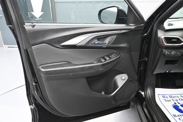 Used 2021 Chevrolet TrailBlazer RS w/ Sun and Liftgate Package FWD image 11