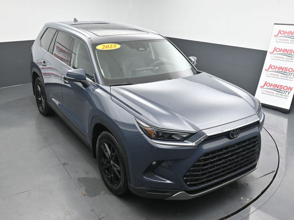 Used 2025 Toyota Grand Highlander AWD Hybrid image 27