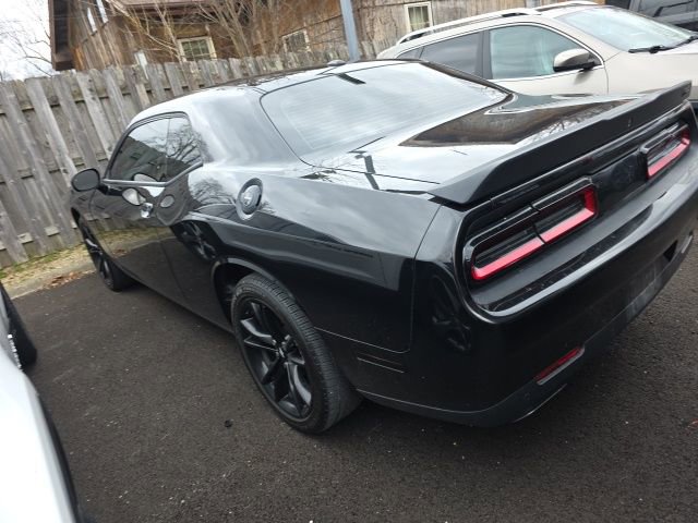 Used 2018 Dodge Challenger R/T w/ Driver Convenience Group image 8