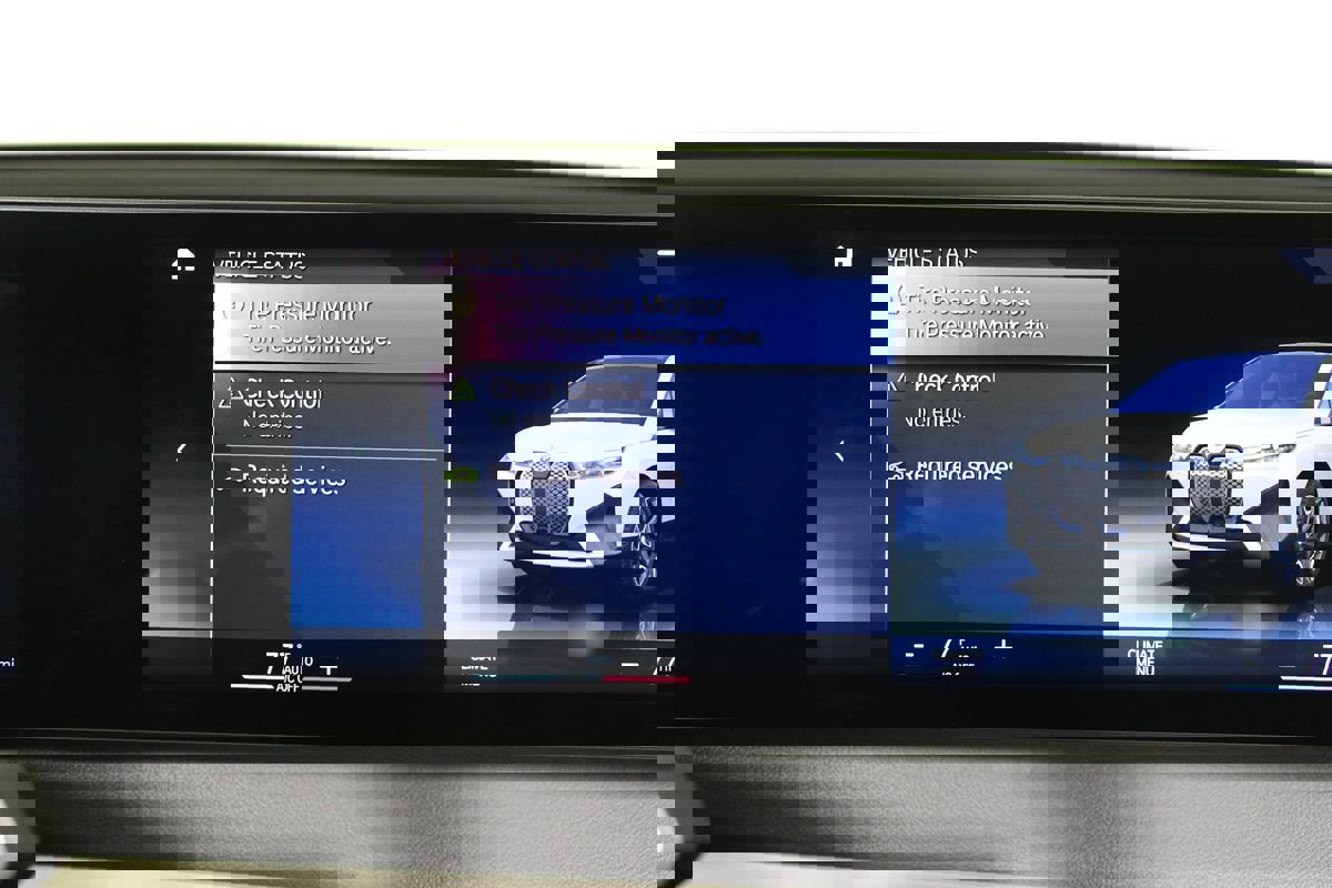 Used 2023 BMW iX xDrive50 w/ Sport Package image 20