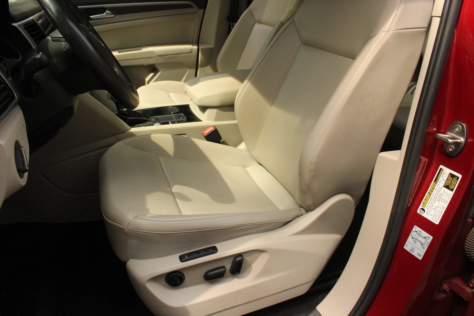 Used 2018 Volkswagen Atlas SEL FWD image 16