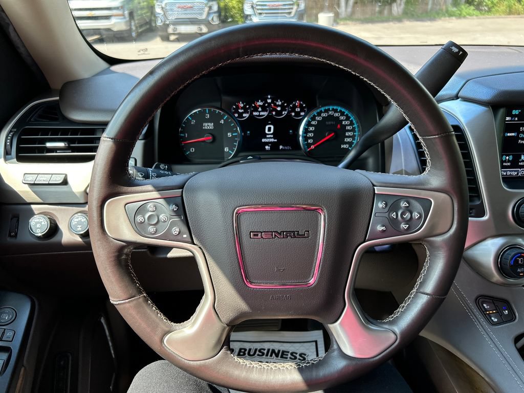 Used 2020 GMC Yukon Denali w/ Denali Ultimate Package AWD/4WD image 23