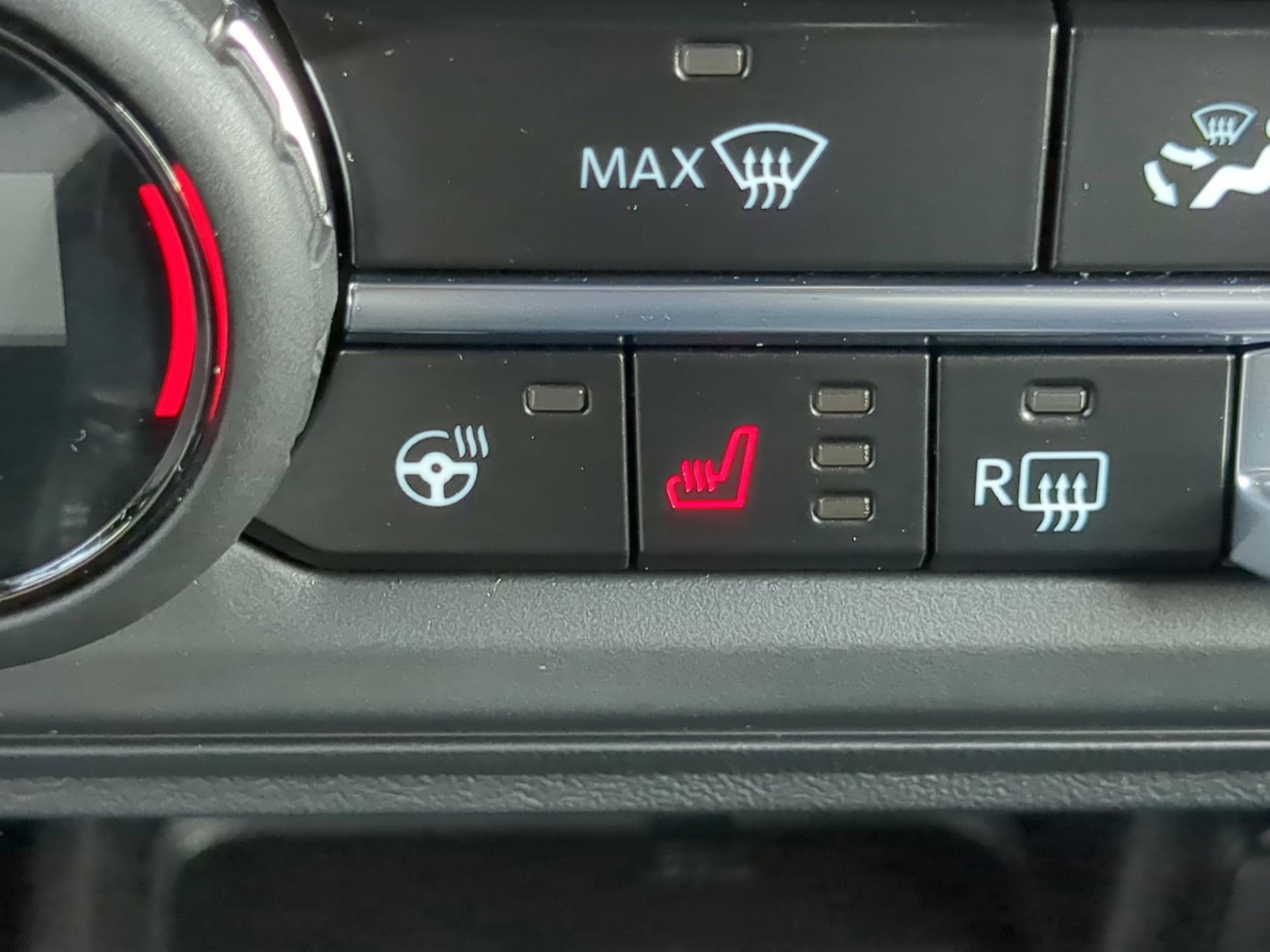 Used 2025 Ford Bronco Badlands image 50