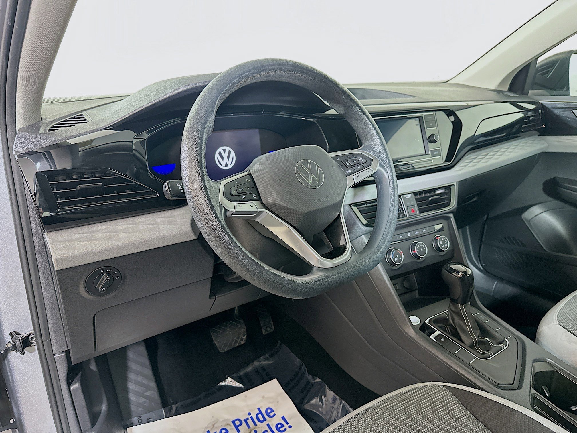 Used 2022 Volkswagen Taos S image 9