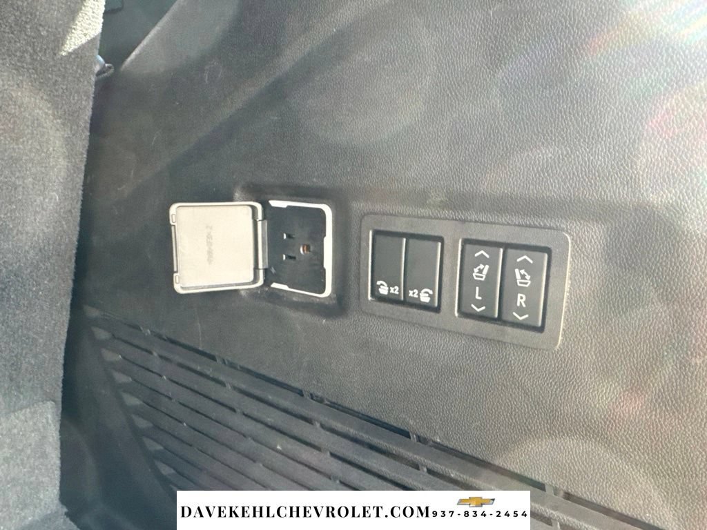 Used 2021 Chevrolet Tahoe RST w/ Luxury Package AWD/4WD image 43