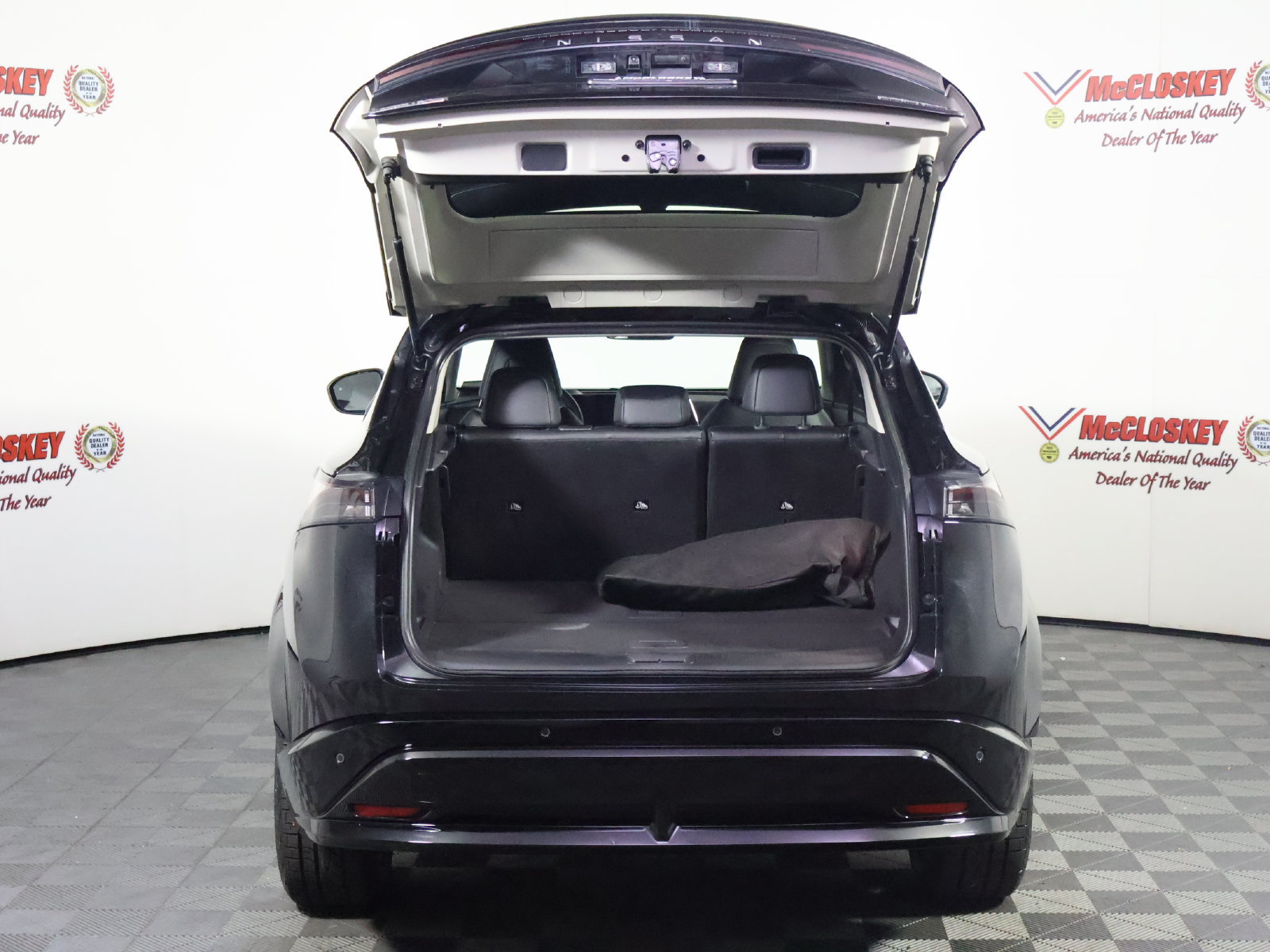 Used 2024 Nissan Ariya AWD image 9