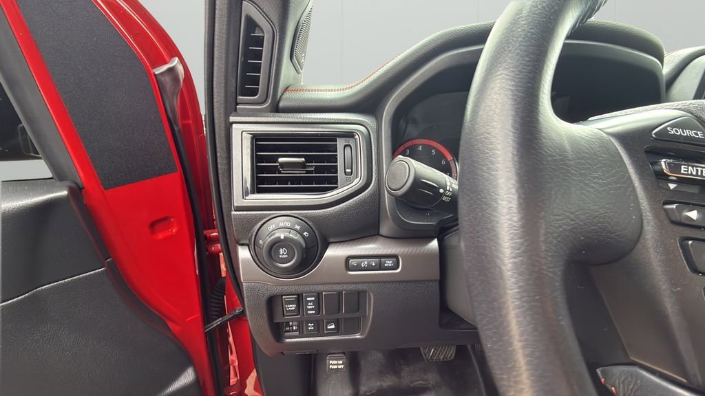 Used 2021 Nissan Titan PRO-4X w/ Pro-4x Convenience Package AWD/4WD image 18