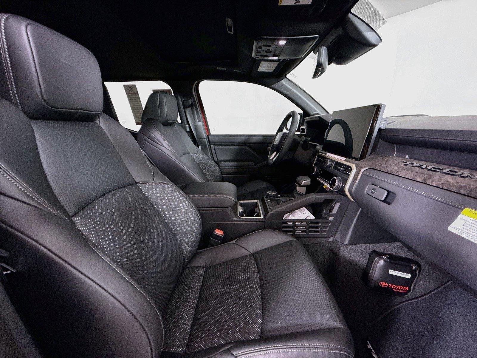 New 2026 Toyota Tacoma Limited AWD/4WD image 40