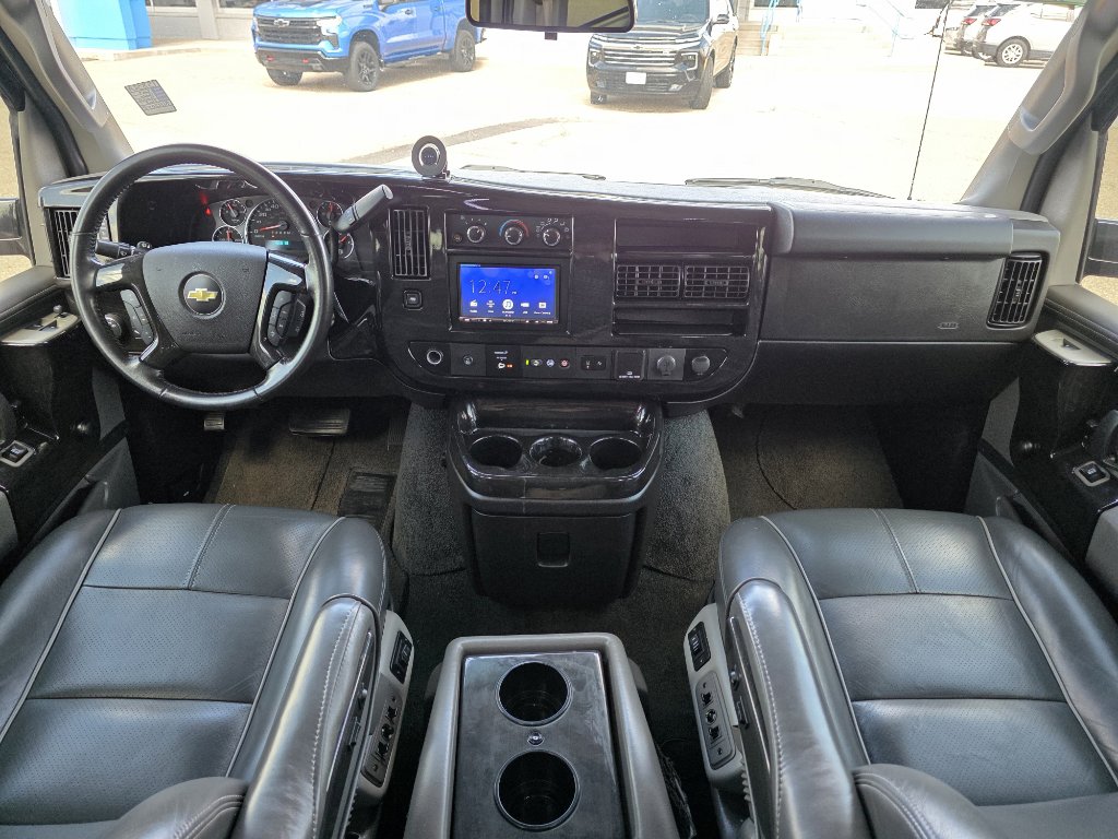 Used 2019 Chevrolet Express 2500 Extended w/ Enhanced Convenience Package image 4