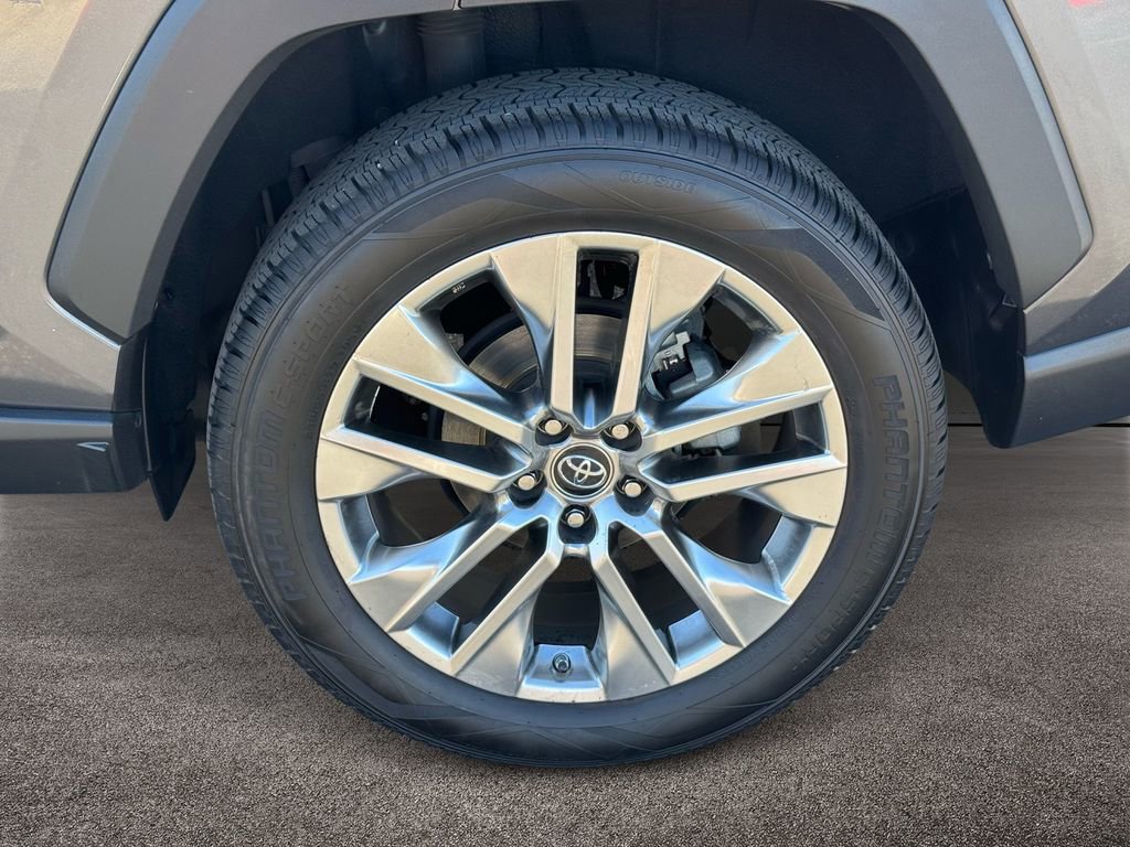 Used 2019 Toyota RAV4 Limited w/ Cold Weather Package image 8