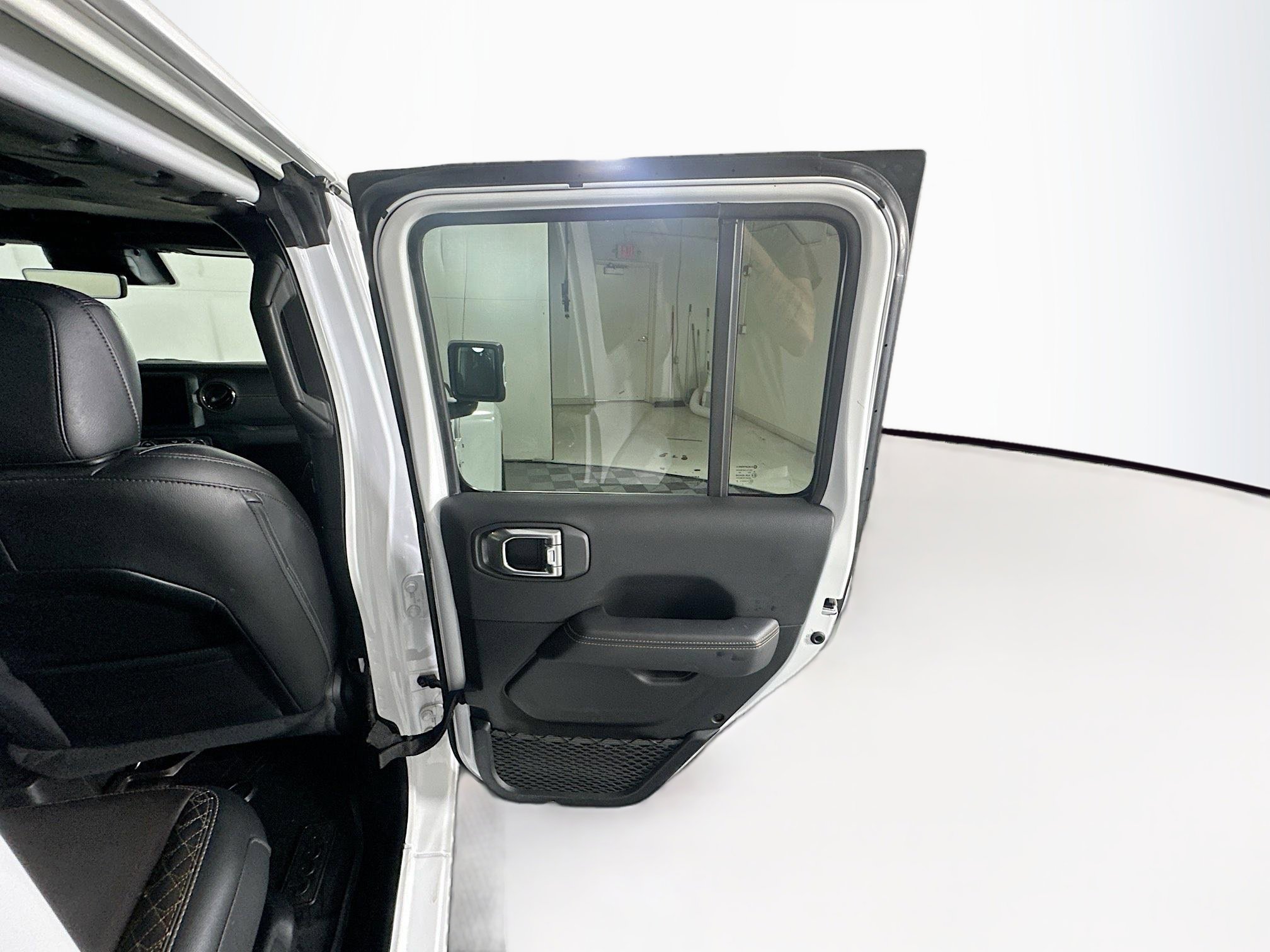 Used 2023 Jeep Wrangler Unlimited Sahara AWD/4WD image 29