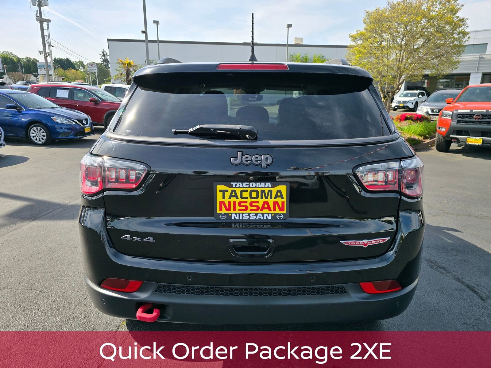 Used 2017 Jeep Compass Trailhawk w/ Leather Interior Group AWD/4WD image 4