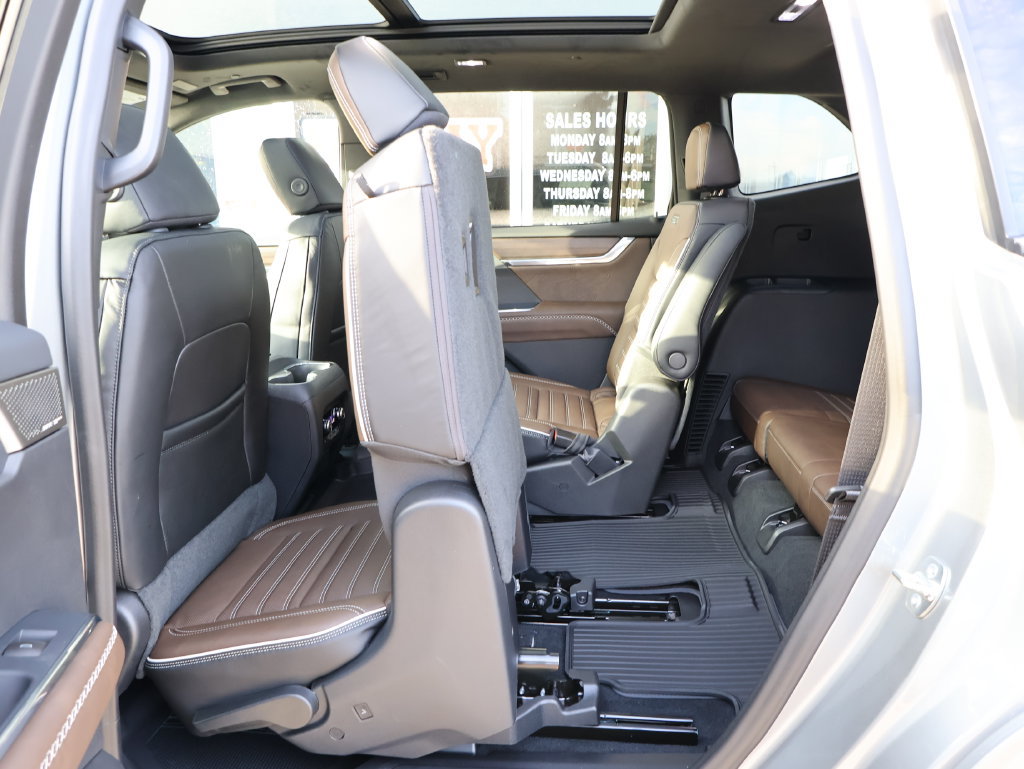 New 2027 GMC Acadia Denali Ultimate w/ LPO, Floor Liner Package AWD/4WD image 27