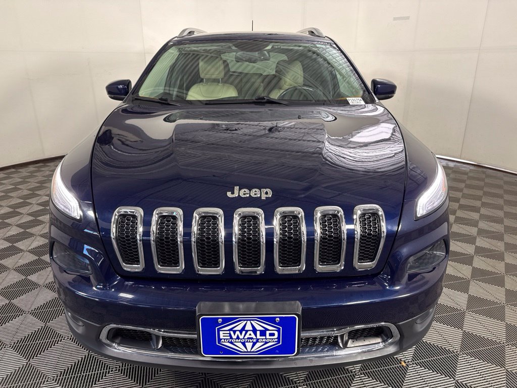 Used 2016 Jeep Cherokee Limited AWD/4WD image 4