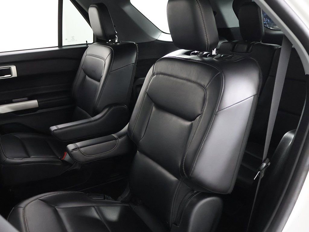 Used 2022 Ford Explorer XLT w/ Equipment Group 202A image 32