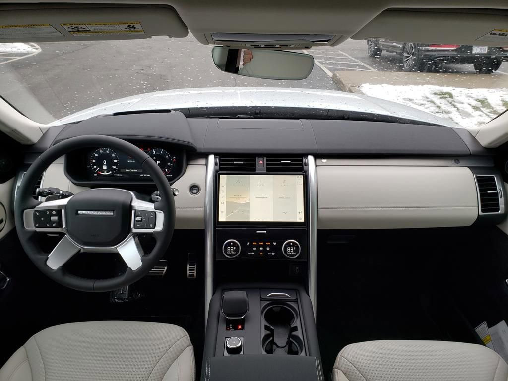 New 2026 Land Rover Discovery Limited Edition image 13