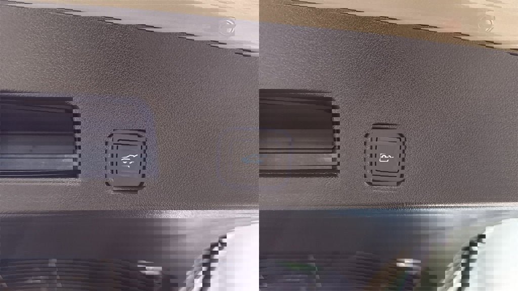 New 2026 GMC Acadia AT4 w/ Luxury Package image 17