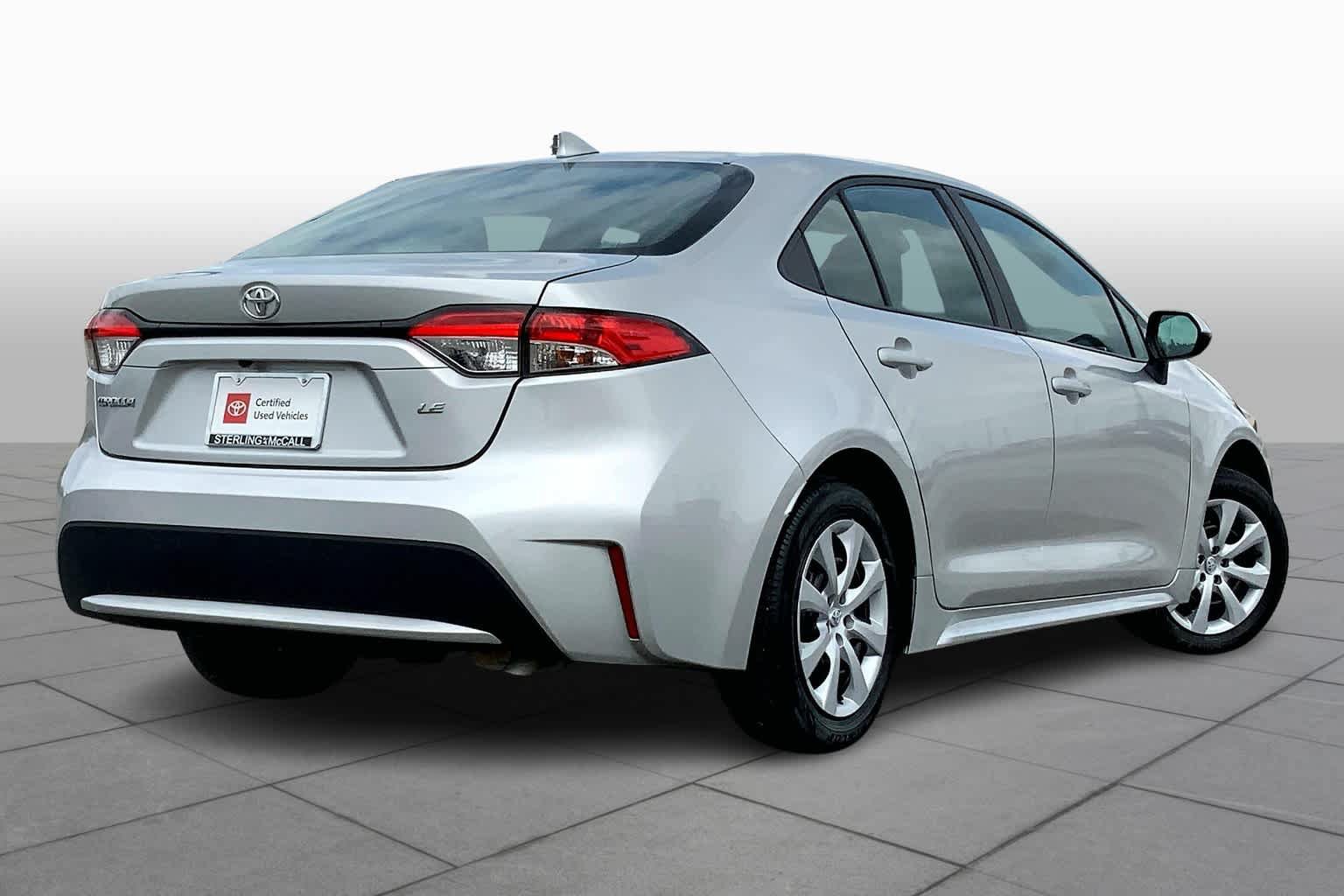 Used 2022 Toyota Corolla LE FWD image 13