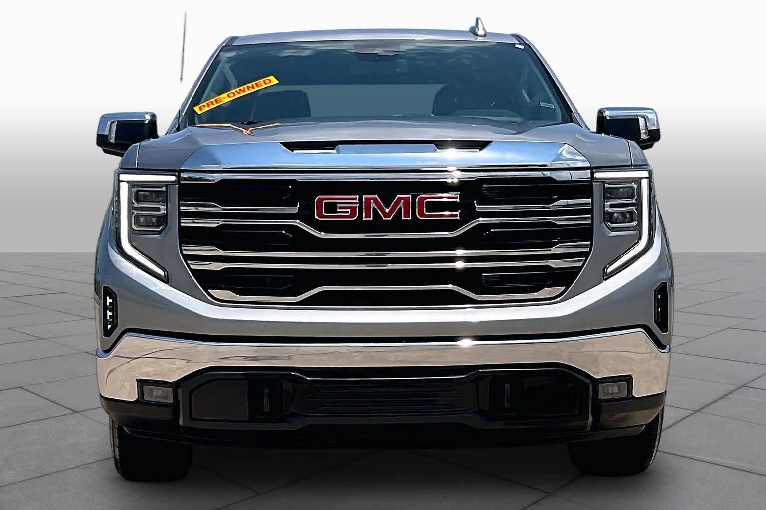 Used 2025 GMC Sierra 1500 SLT RWD image 4