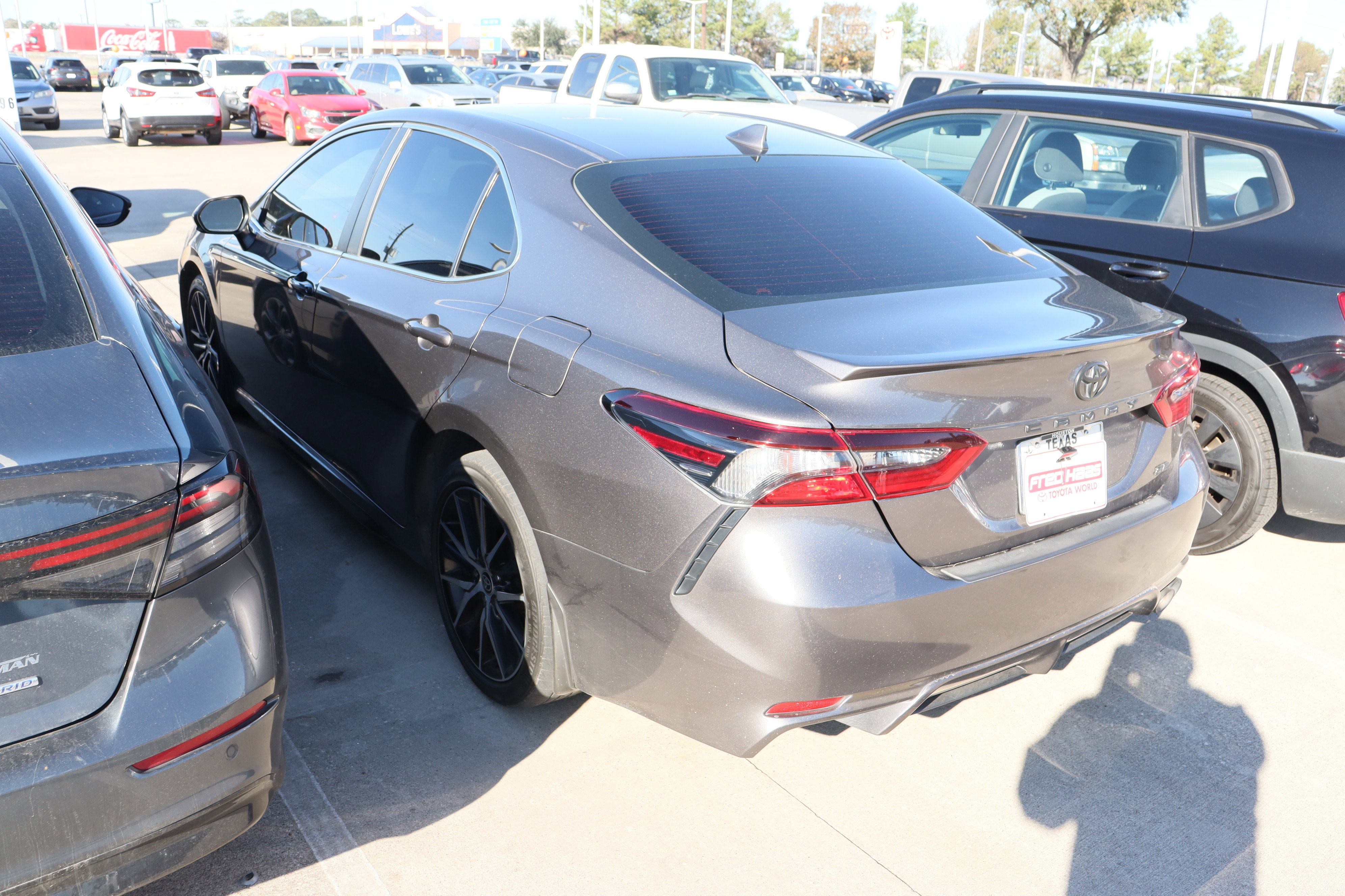Used 2022 Toyota Camry SE image 7