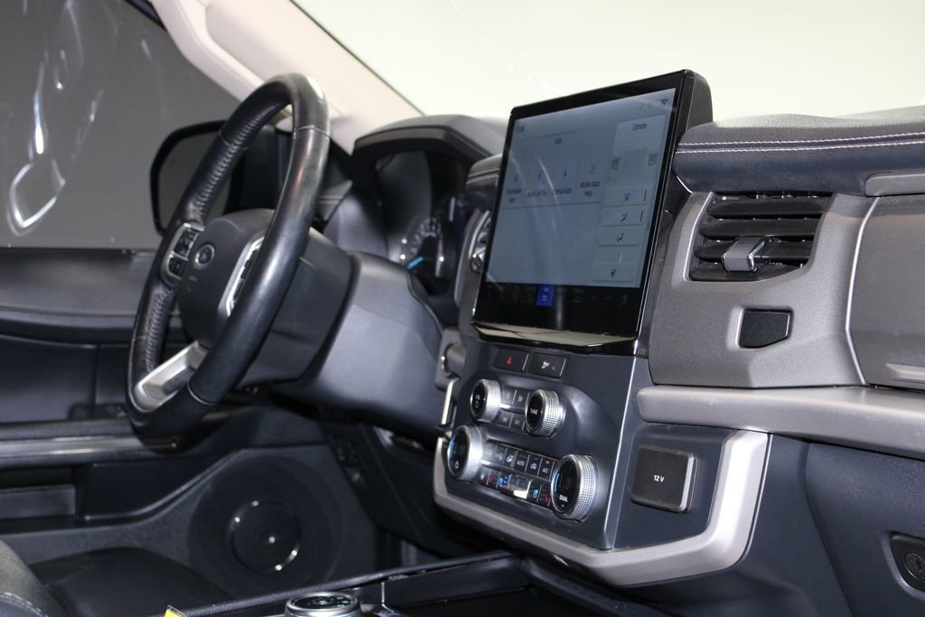 Used 2022 Ford Expedition XLT image 32