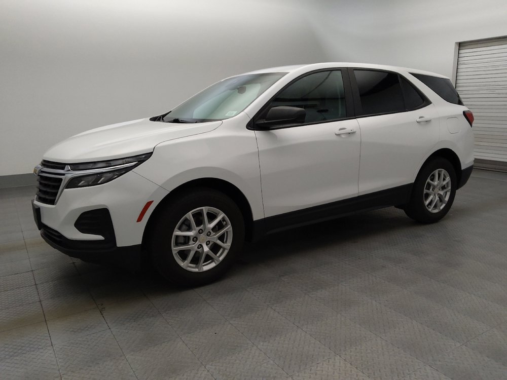Used 2022 Chevrolet Equinox LS FWD image 2