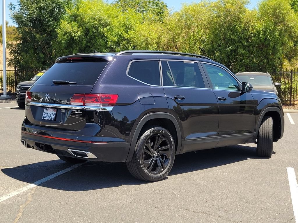 Used 2023 Volkswagen Atlas SE w/ Black Wheel Package AWD/4WD image 6