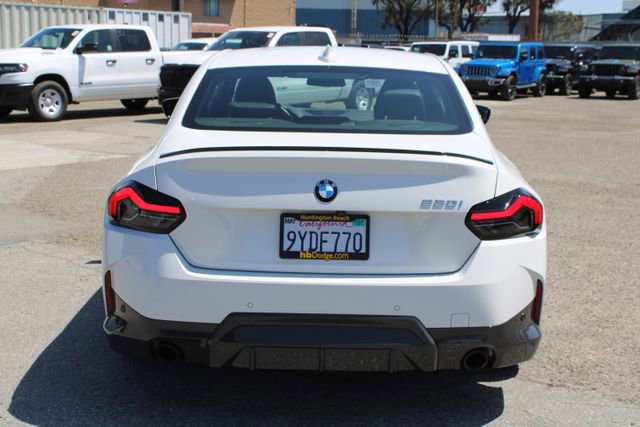 Used 2022 BMW 230i Coupe w/ Premium Package 2 RWD image 4