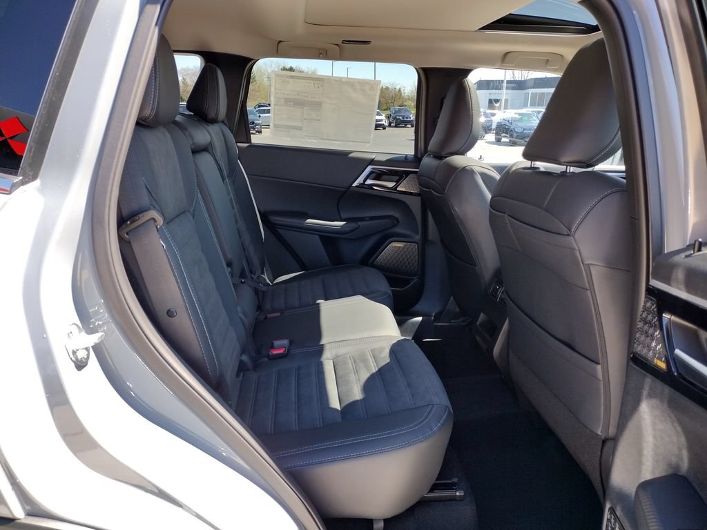 New 2026 Mitsubishi Outlander SE AWD/4WD image 11