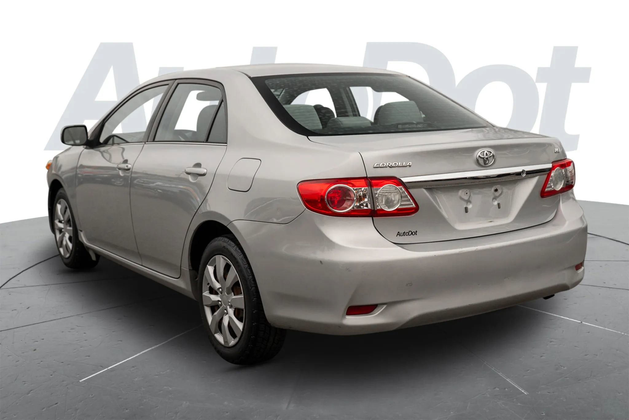 Used 2013 Toyota Corolla LE image 2