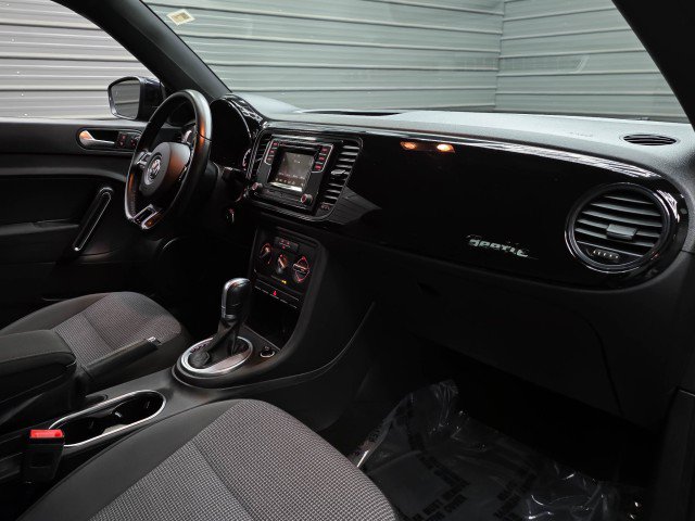 Used 2019 Volkswagen Beetle 2.0T S FWD image 12