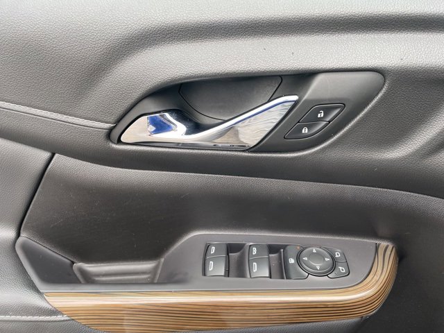 Used 2022 GMC Acadia SLE w/ Driver Convenience Package image 10