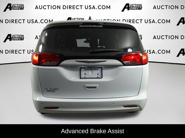 Used 2021 Chrysler Voyager L FWD image 6