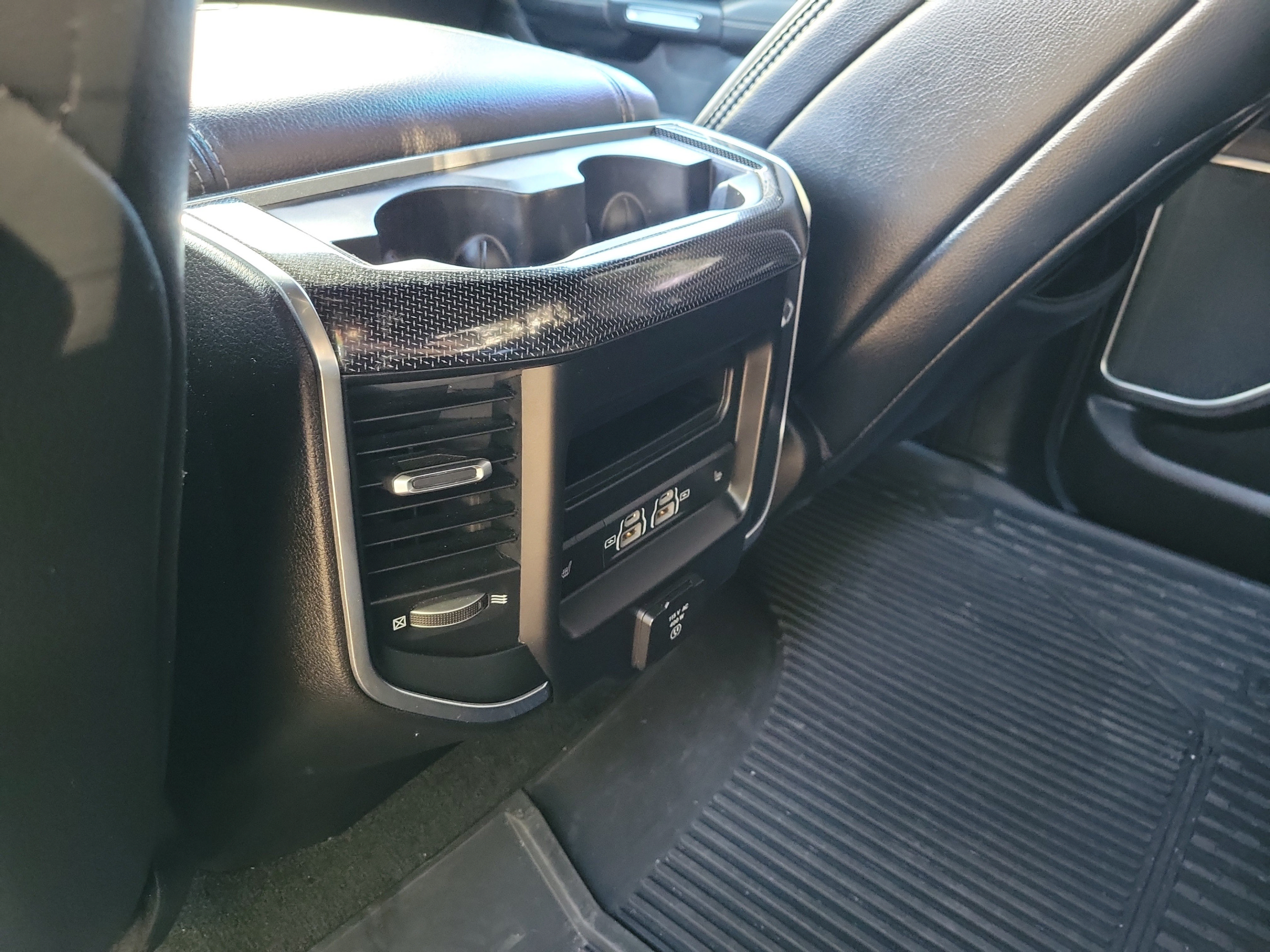 Certified 2022 RAM 1500 Laramie AWD/4WD image 11