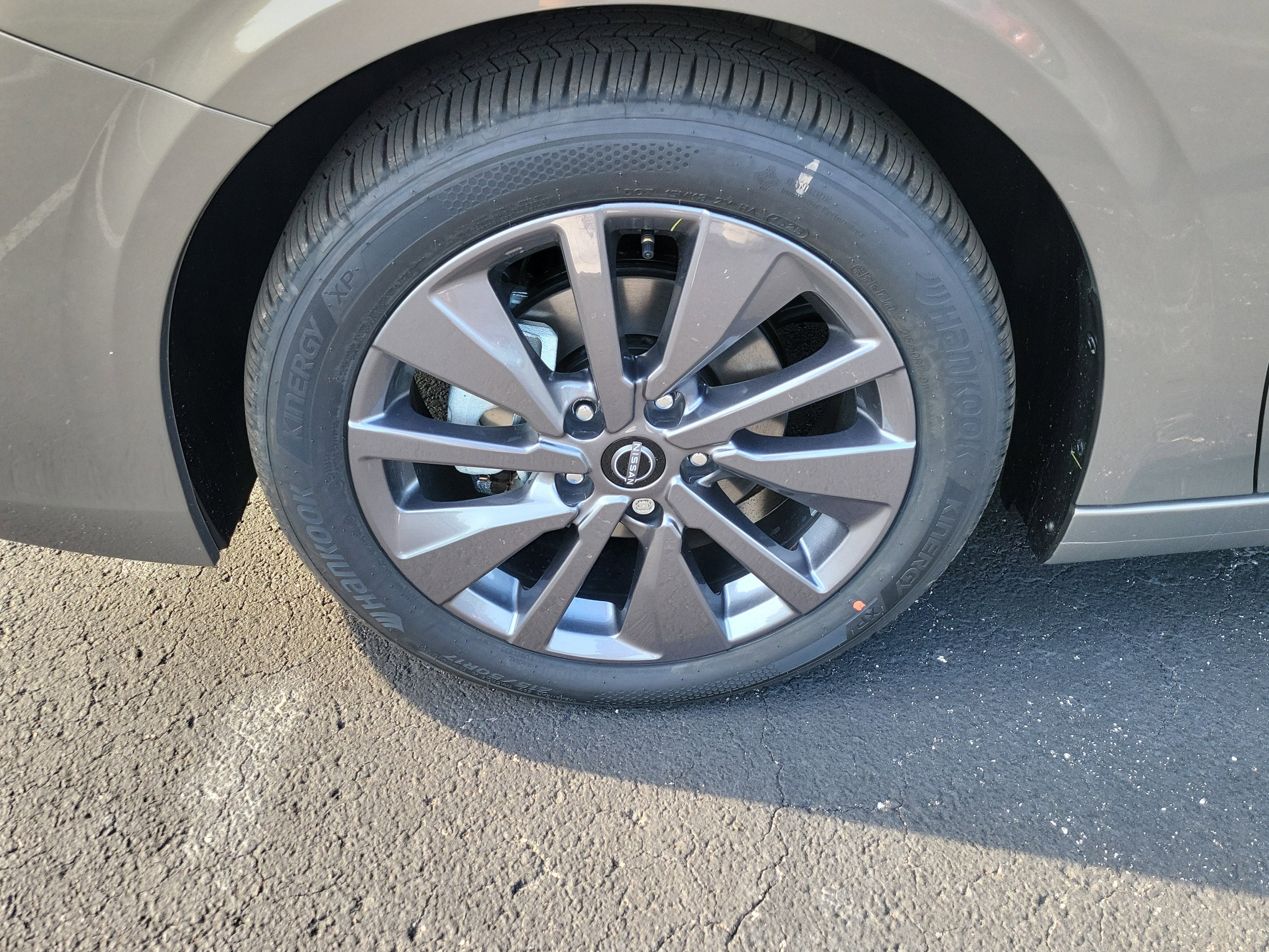 New 2026 Nissan Sentra SL w/ Floor Mat Package FWD image 4
