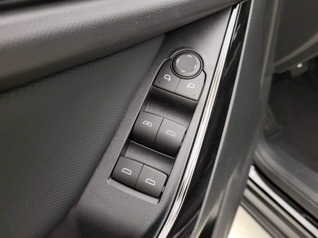 New 2026 Chevrolet Equinox LT w/ Convenience Package II image 27