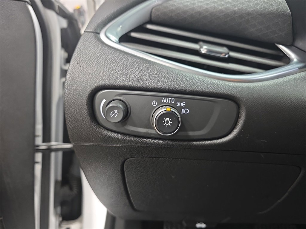 Certified 2020 Chevrolet Malibu LT image 24