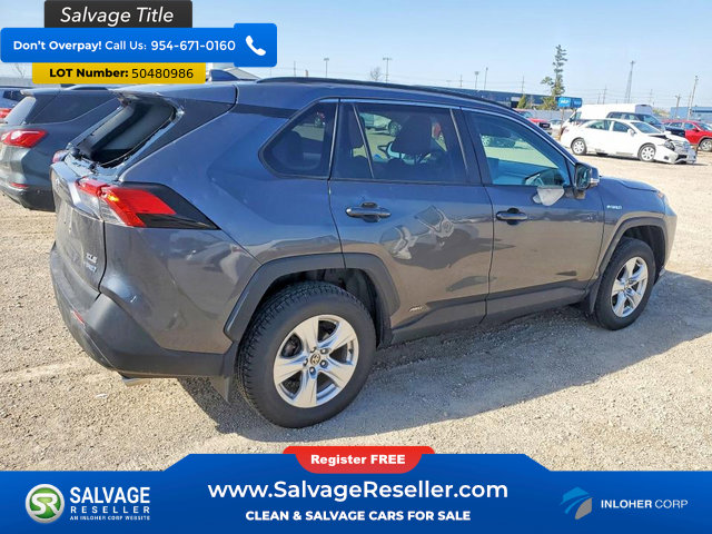 Used 2021 Toyota RAV4 XLE w/ XLE Grade Weather Package AWD/4WD image 4