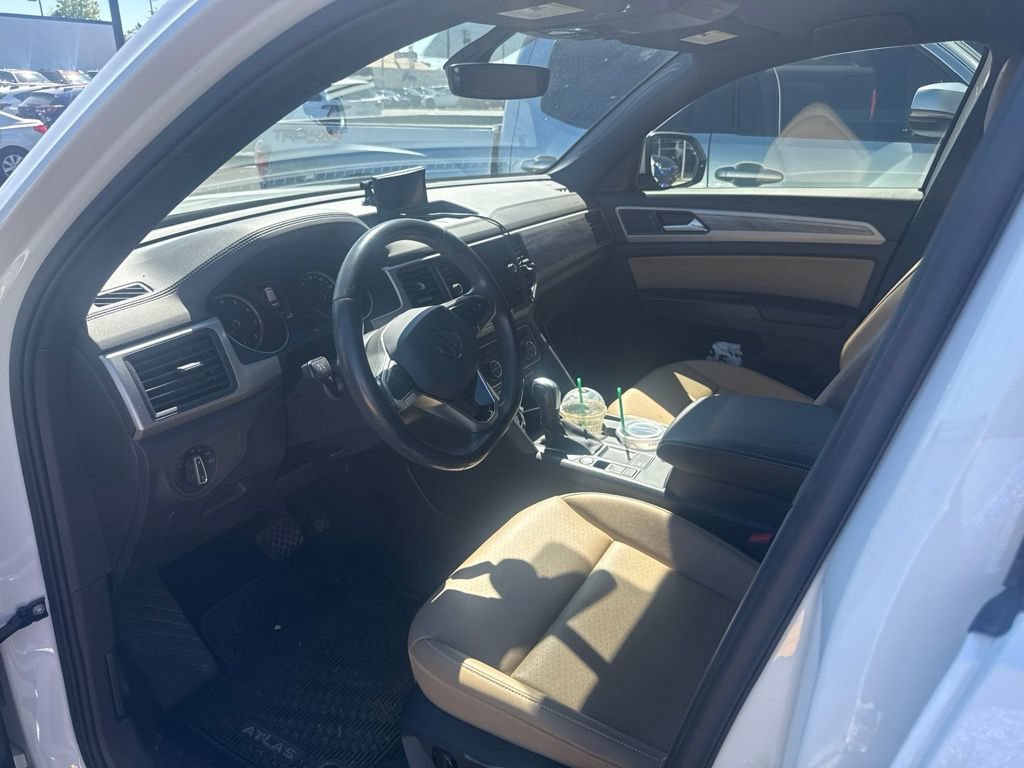 Used 2020 Volkswagen Atlas Cross Sport SE w/ Panoramic Sunroof Package FWD image 8