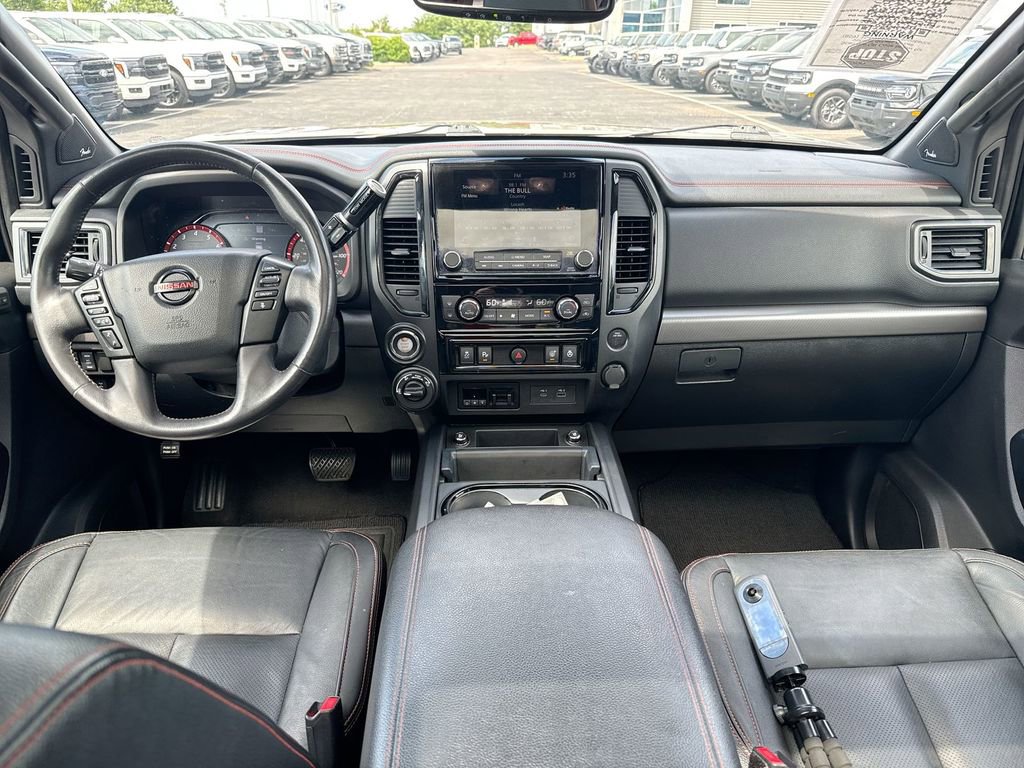 Used 2021 Nissan Titan PRO-4X w/ Pro-4x Convenience Package AWD/4WD image 10