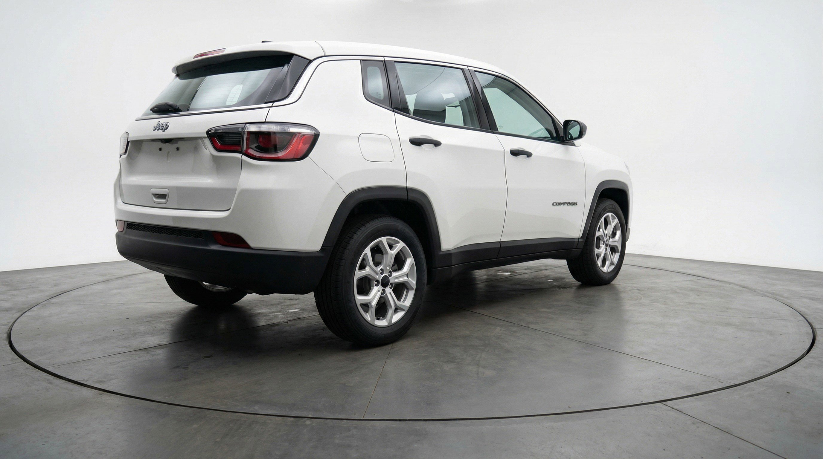 Used 2025 Jeep Compass Latitude AWD/4WD image 9