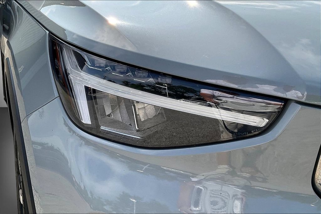 Used 2024 Volvo XC40 B5 Core AWD/4WD image 31